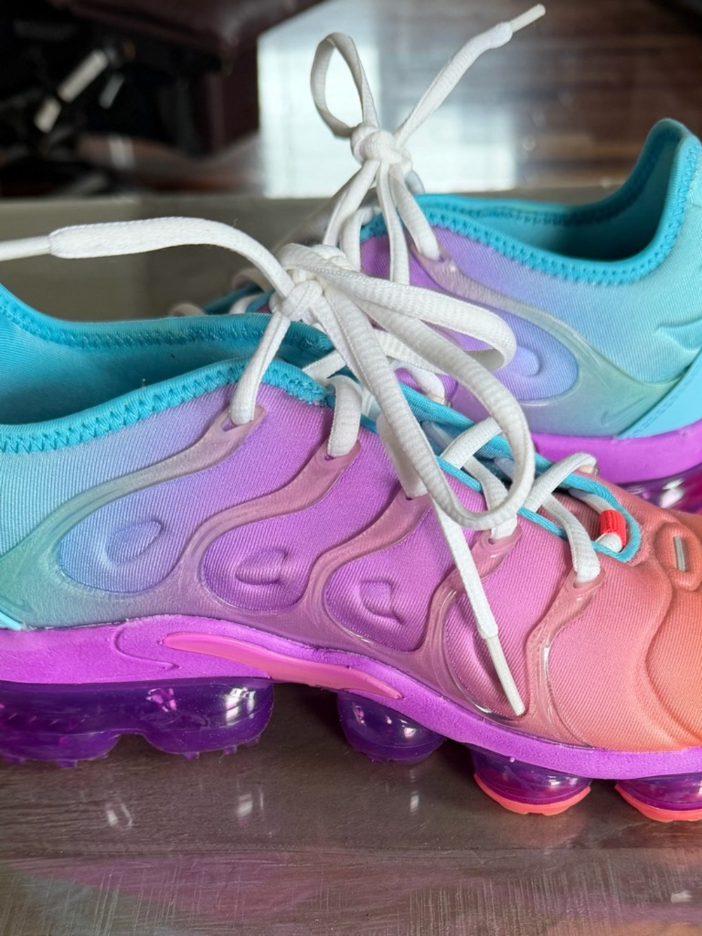 Nike Air VaporMax Plus Fuchsia Dream Crimson Sneakers FD0823-500 Women's Size 8. - Picture 5 of 9